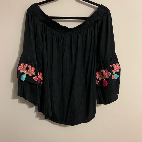 Lilly Pulitzer Tops - Lilly Pulitzer off the shoulder top